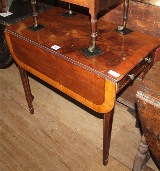 Inlaid mahogany drop leaf table(-)